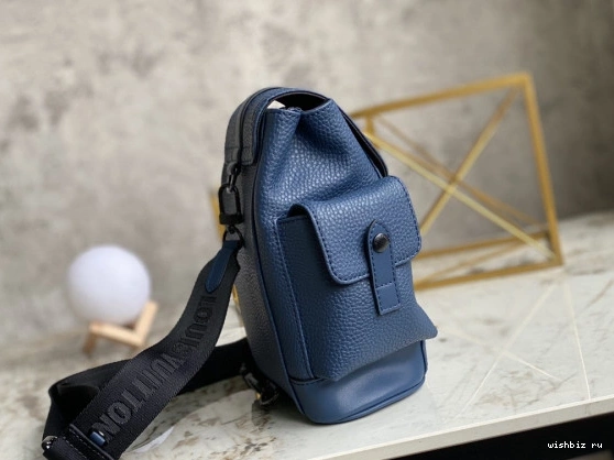 WIS XS CHRISTOPHER LOUIS VUITTON 0205